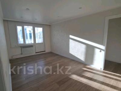 3-комнатная квартира · 60 м² · 4/5 этаж, мкрн самал 40 — Тоймарт, 12 школа за 20.5 млн 〒 в Талдыкоргане, мкр Самал