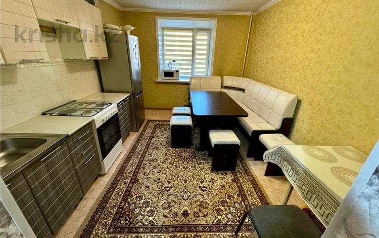 3-комнатная квартира · 69.3 м² · 1/4 этаж, ул. Юбилейная за 21 млн ₸ в Караганде, Алихана Бокейханова р-н — фото 2