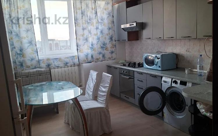 2-комнатная квартира · 60 м² · 9/9 этаж, мкр Аксай-4 42 за 280 000 ₸ в Алматы, Ауэзовский р-н — фото 4