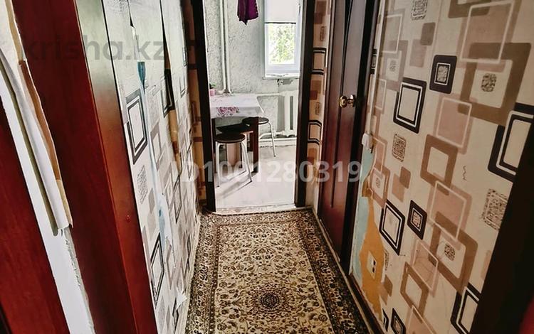 2-бөлмелі пәтер · 38 м² · 1/2 қабат, Даумова 40 — парк Кирова, бағасы: 10 млн ₸ в Уральске — фото 2