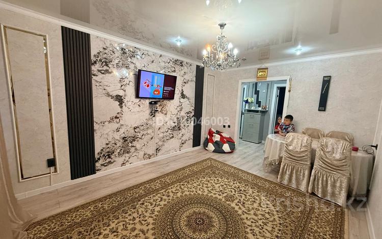 3-комнатная квартира · 64 м² · 4/5 этаж, Льва Толстого 72 за 25 млн ₸ в Уральске, мкр Школьник — фото 2