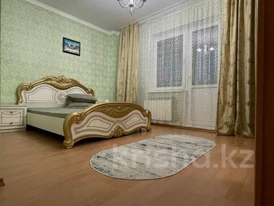 2-комнатная квартира, 76 м², 2/6 этаж посуточно, проспект Каныша Сатпаева 50Б за 13 000 〒 в Атырау
