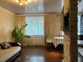 2-комнатная квартира · 60 м² · 2/5 этаж, мкр Новый Город 31 за 300 000 ₸ в Караганде, Казыбек би р-н — фото 2