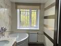 2-комнатная квартира · 60 м² · 2/5 этаж, мкр Новый Город 31 за 300 000 ₸ в Караганде, Казыбек би р-н — фото 8