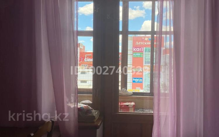 3-бөлмелі пәтер · 64 м² · 5/9 қабат, Абая 108, бағасы: 20 млн ₸ в Уральске — фото 11