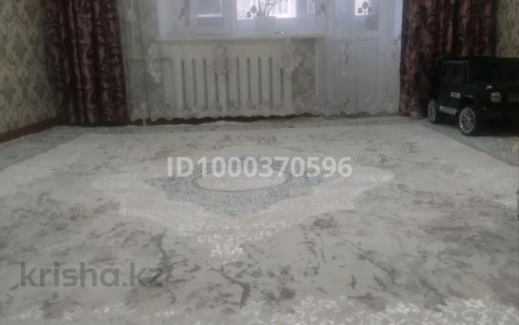 4-комнатная квартира · 77 м² · 2/5 этаж, 4 мкр 3 дом 88кв — Ана мен бала саябағының артында за 13 млн ₸ в Алге — фото 2