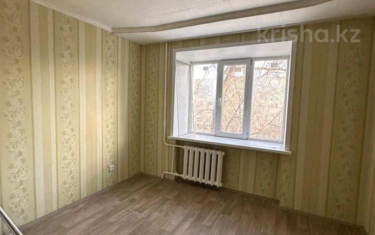 1-комнатная квартира, 13 м², 3/5 этаж, Камзина 4 за 4.4 млн 〒 в Павлодаре — фото 2