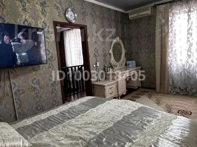 Отдельный дом · 4 комнаты · 180 м², мкр АДК, Сухэ-Батора 27А — Ахрименко за 1 млн 〒 в Алматы, Алатауский р-н