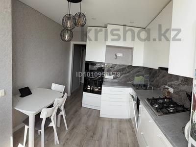 4-бөлмелі пәтер · 90 м² · 8/9 қабат, Жаңа қала ш/а., Пр. Нуркена Абдирова 24/4, бағасы: 48 млн ₸ в Караганде, Казыбек би р-н