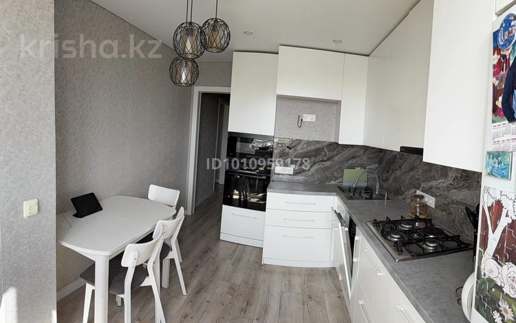 4-бөлмелі пәтер · 90 м² · 8/9 қабат, Жаңа қала ш/а., Пр. Нуркена Абдирова 24/4, бағасы: 48 млн ₸ в Караганде, Казыбек би р-н — фото 3