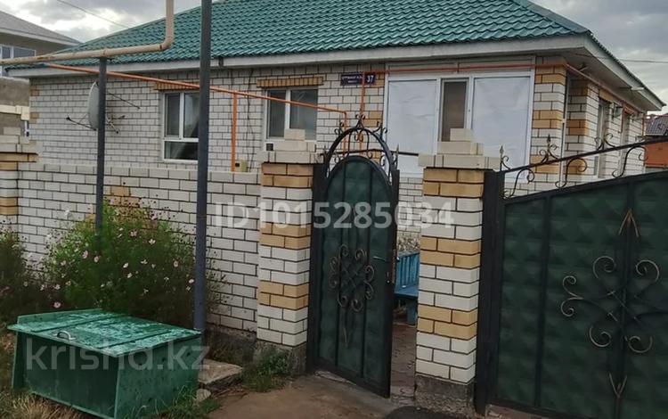 Отдельный дом · 5 комнат · 130 м² · 10 сот., Курмангазы 37 за 35 млн ₸ в Талапкер  — фото 2