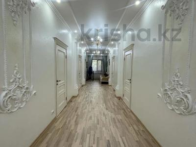 Жеке үй · 15 бөлме · 600 м², Курмангазы 6, бағасы: 1.5 млн 〒 в Каскелене