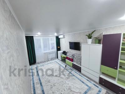 2-комнатная квартира · 44.3 м² · 2/5 этаж, мкр 5, Тургенева 100 за 15.5 млн 〒 в Актобе