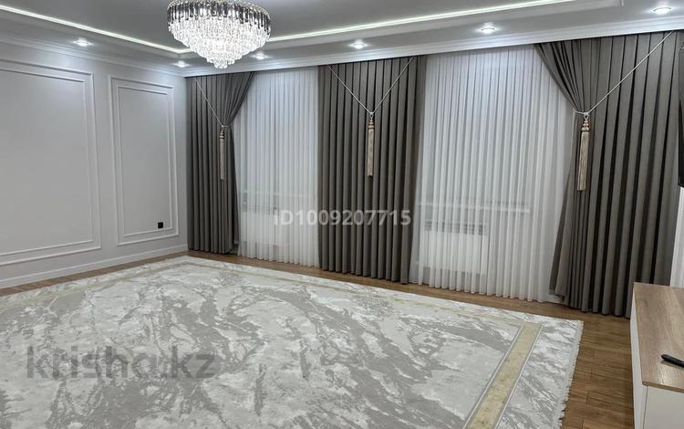 3-комнатная квартира · 105 м² · 4/5 этаж, мкр. Алтын орда — Г Жубанова пересечение Мангилик Ел за 350 000 ₸ в Актобе — фото 5