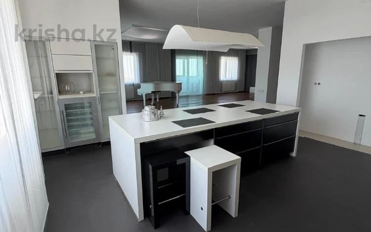 5-комнатная квартира · 347.8 м² · 22/24 этаж, Курмангазы 145 за 200 млн ₸ в Алматы, Алмалинский р-н — фото 31