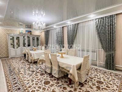 Отдельный дом · 3 комнаты · 200 м² · 8 сот., Матеш Дуйсенгалиева 16/1 — Кулманова за 40 млн 〒 в Атырау