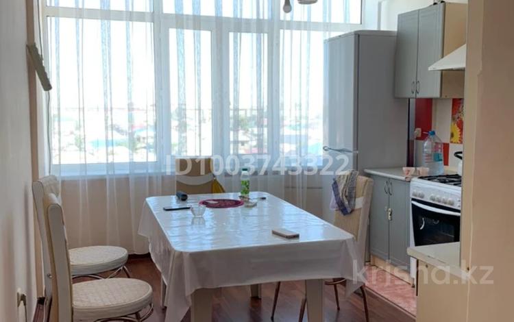 3-бөлмелі пәтер · 87 м² · 6/9 қабат, мкр. Алмагуль, Микрорайон Алмагуль, 7 7 — Многопрофильная школа-гимназия №34, бағасы: 200 000 〒 в Атырау — фото 5