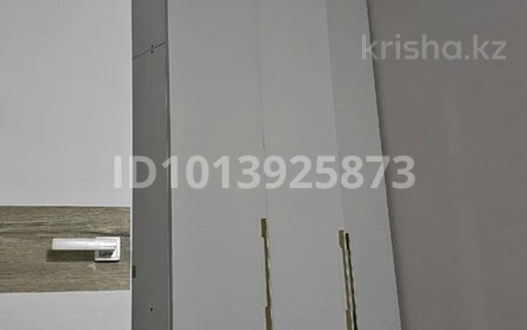 3-комнатная квартира · 70 м² · 7/10 этаж, мкр Шугыла 340/3 - 340/3к17, 340/8 - 340/8 к5 за 320 000 ₸ в Алматы, Наурызбайский р-н — фото 2