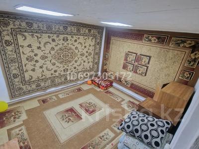 Отдельный дом · 1 комната · 12 м², Проезд каспий 6 6 — Находится возле Мечта за 50 000 〒 в Атырау, мкр Ак депо