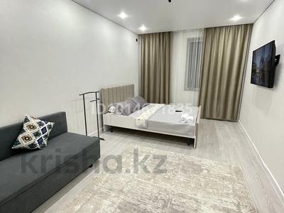 1-комнатная квартира · 42 м² · 11/12 этаж, Нажмиденова 15 за 15 000 ₸ в Астане, Сарайшык р-н