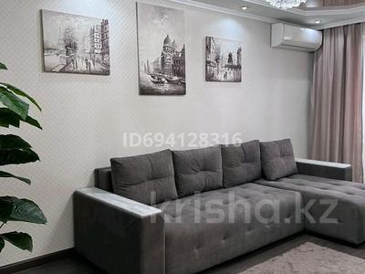 3-комнатная квартира, 56 м², 5/5 этаж посуточно, Мкр Самал 24 за 15 000 〒 в Талдыкоргане, мкр Самал