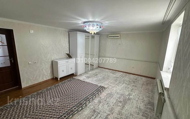 Отдельный дом · 9 комнат · 285 м² · 6 сот., Сандуғаш 100 — Рахат-1-11-100 за 25 млн 〒 в Жанаозен — фото 2