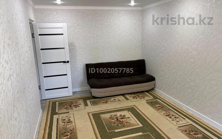 3-комнатная квартира · 63 м² · 1/5 этаж, Желтоксан 2/1 — Рынок Караван за 18.5 млн ₸ в Уральске — фото 2