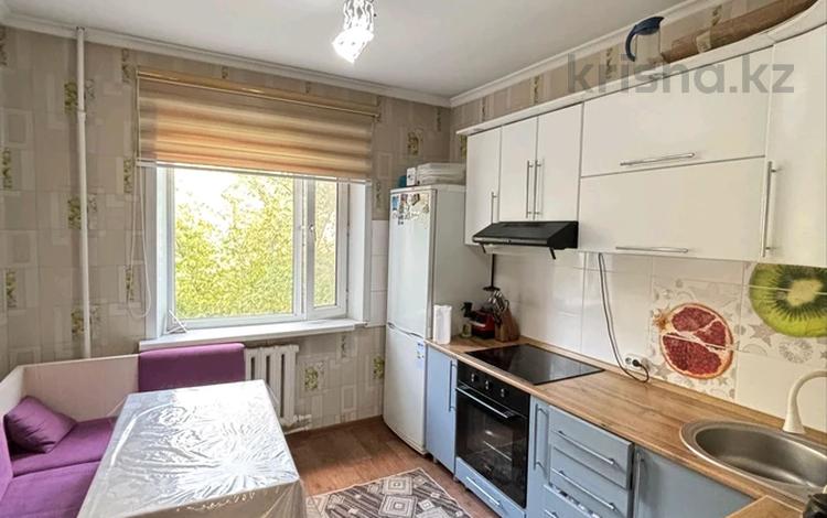 3-комнатная квартира · 66 м² · 4/5 этаж, мкр Юго-Восток, Орбита — Дюсембекова, Сарыарка, Республики за 25.5 млн ₸ в Караганде, Казыбек би р-н — фото 2