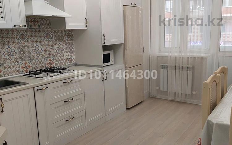 2-комнатная квартира · 65 м² · 2/9 этаж, мкр Нурсая, Таумуш Жумагалиев 15 за 35 млн ₸ в Атырау — фото 2
