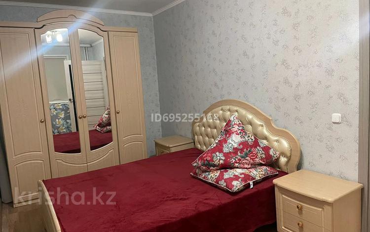 1-комнатная квартира · 33 м² · 2/5 этаж, проспект Абая 37 — улица Аманжолова за 2 000 ₸ в Уральске — фото 2