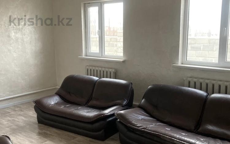 Отдельный дом · 3 комнаты · 82 м² · 10 сот., 10 мкр за 38 млн 〒 в Конаеве — фото 2