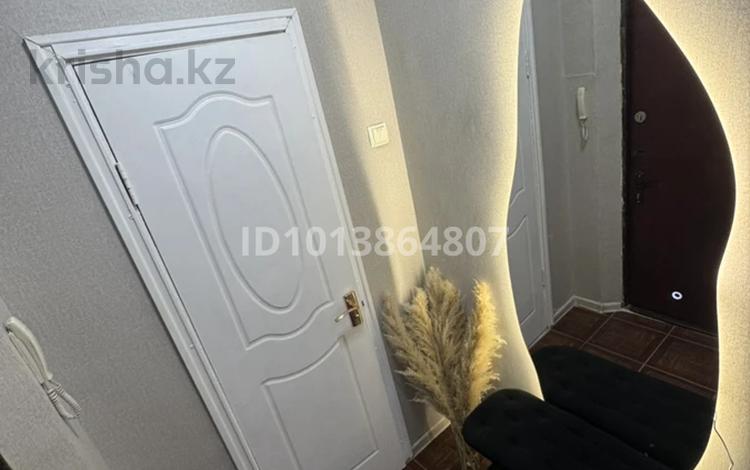 2-комнатная квартира · 48 м² · 8/9 этаж, мкр Алтай-1, Майлина 77 за 300 000 ₸ в Алматы, Турксибский р-н — фото 2