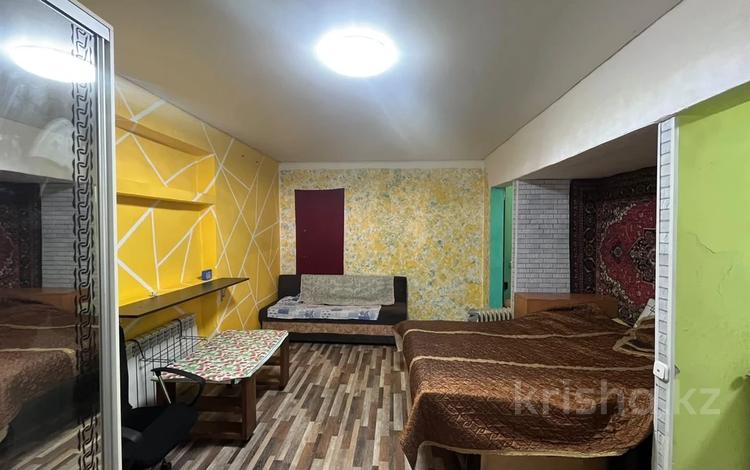 1-комнатная квартира · 30 м² · 1/3 этаж, Белинского 7 — ДК, ФОК им.Г.Галовкина за 7.4 млн ₸ в Караганде, Алихана Бокейханова р-н — фото 2