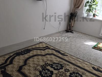 2-бөлмелі пәтер · 50 м² · 1/5 қабат, Кулымбетова 169, бағасы: 13 млн ₸ в Актобе, мкр. Курмыш