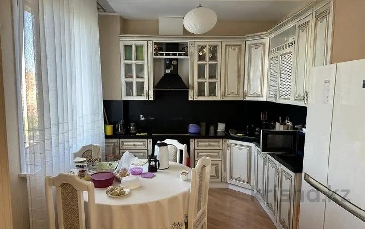 4-комнатная квартира · 140 м² · 10/16 этаж, Валиханова 12 за 61 млн ₸ в Астане, р-н Байконур — фото 8