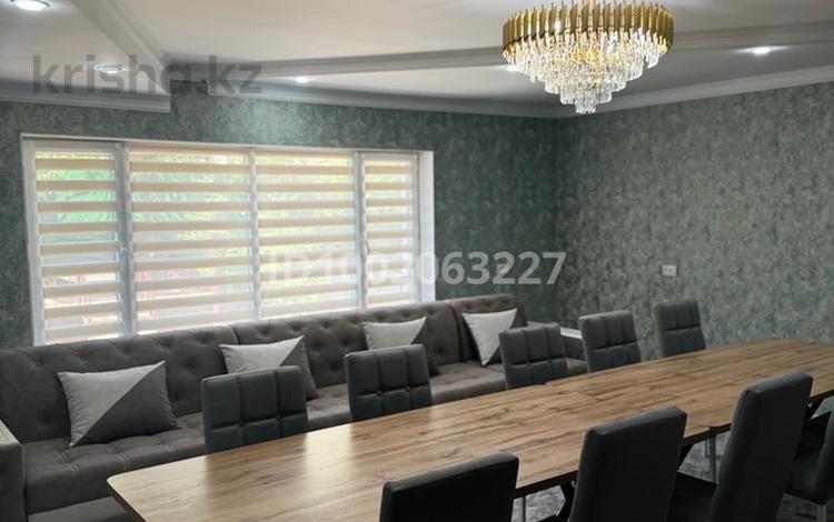 Дача · 5 комнат · 120 м², жилой массив Кайнар Булак, Айвазовский 176 — Ул. Центральная остановка Ивушка за 80 000 〒 в Шымкенте, Абайский р-н — фото 2