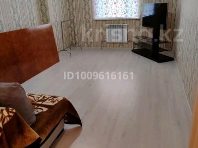 2-бөлмелі пәтер · 60 м² · 1/5 қабат, мкр Асар-2 12 а — ТЦ.Толе би, бағасы: 25 млн ₸ в Шымкенте, Абайский р-н