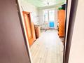 3-бөлмелі пәтер · 64 м² · 5/5 қабат, Женис 15/45 — 8 школа, бағасы: 13 млн ₸ в Текели — фото 2