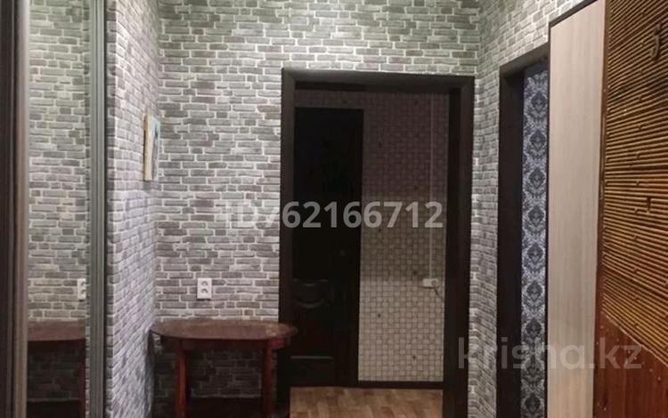 3-комнатная квартира · 61.9 м² · 2/2 этаж, Цементная 8 — Пересечение физкультурая за 16.5 млн 〒 в Семее — фото 2