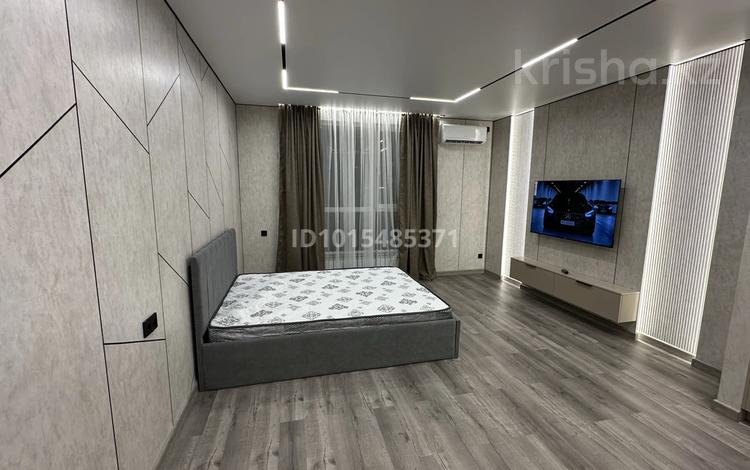 1-комнатная квартира · 33 м² · 9/16 этаж, Жандосова 94/30 за 400 000 ₸ в Алматы, Бостандыкский р-н — фото 2