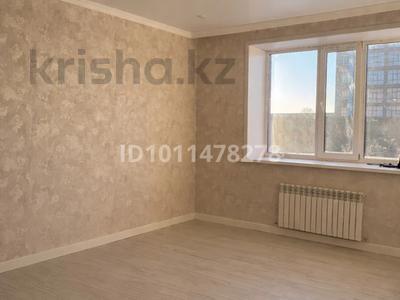 2-бөлмелі пәтер · 62.5 м² · 2/5 қабат, Сәбит Мұқанов көш. 49/10, бағасы: 30 млн ₸ в Караганде, Казыбек би р-н