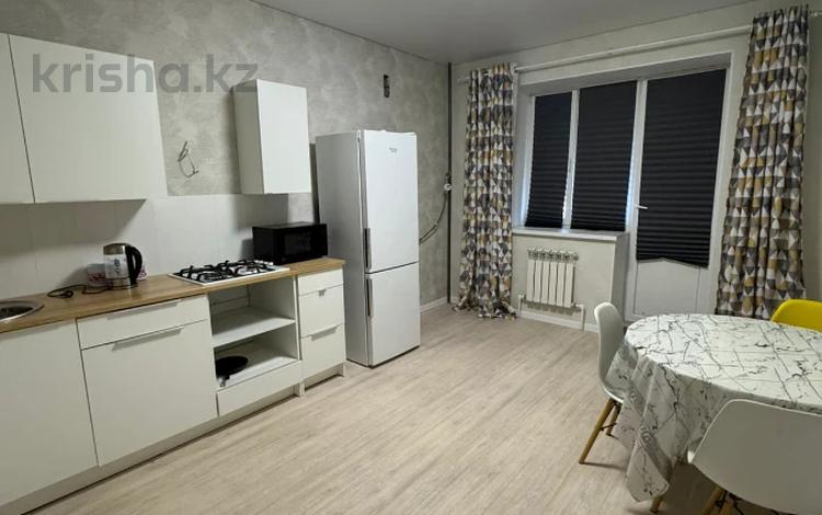 1-бөлмелі пәтер · 48 м² · 8/9 қабат, Таумуш Жумагалиев 15, бағасы: 20 млн ₸ в Атырау — фото 2
