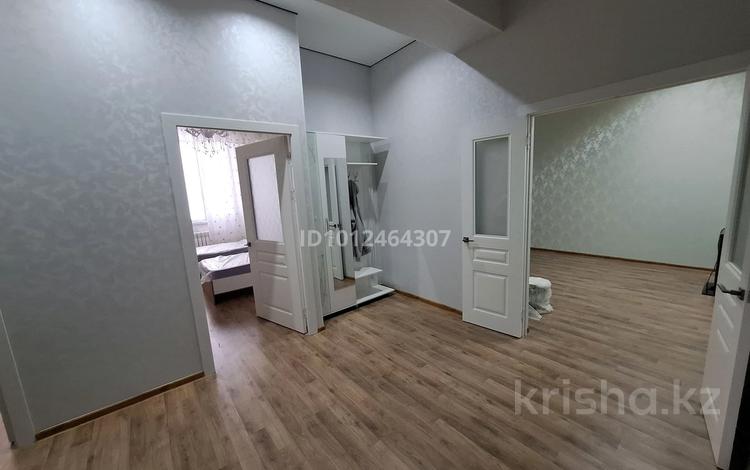2-комнатная квартира · 82 м² · 5/13 этаж, 16-й мкр 111 за 300 000 ₸ в Актау — фото 2