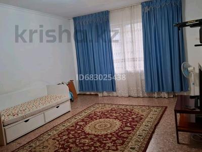 1-комнатная квартира · 50 м² · 5/10 этаж · помесячно, мкр Акбулак 6 — Возле SMALL за 190 000 〒 в Алматы, Алатауский р-н