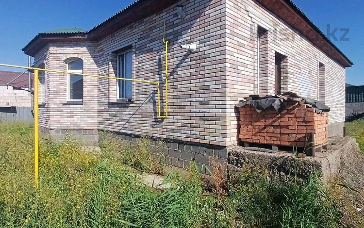 Отдельный дом · 4 комнаты · 200 м² · 10 сот., Амангельды Иманова 45 за 55 млн ₸ в Косшы — фото 2
