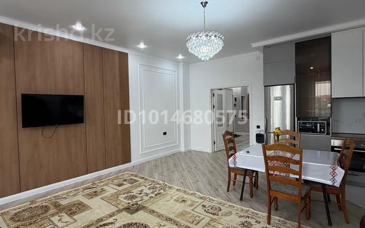 2-комнатная квартира · 79.9 м² · 4/12 этаж, мкр Нурсат, Байтерекова 85 — Аргынбекова Байтерекова за 45.9 млн ₸ в Шымкенте, Каратауский р-н — фото 2