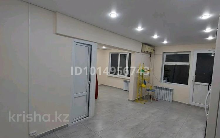 Дүкендер мен бутиктер · 32.7 м², бағасы: 18.5 млн ₸ в Уральске — фото 2