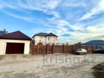 Жеке үй · 6 бөлме · 320 м² · 12 сот., мкр 12, С/к АктюбЖилСтрой 30, бағасы: 78 млн ₸ в Актобе