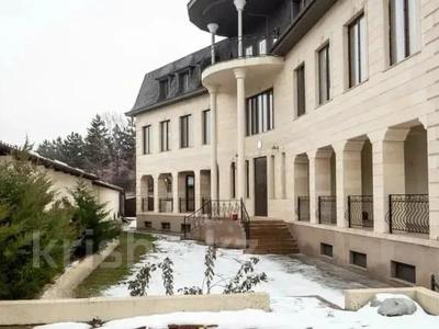 Жеке үй · 12 бөлме · 1000 м² · 12 сот., мкр Горный Гигант, Жамакаева 256/82, бағасы: 3.5 млн 〒 в Алматы, Медеуский р-н