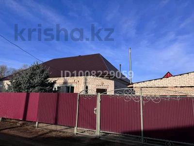 Жеке үй · 4 бөлме · 123.7 м² · 10 сот., мкр. Зачаганск пгт, Автомобилистов 46, бағасы: 40 млн 〒 в Уральске
